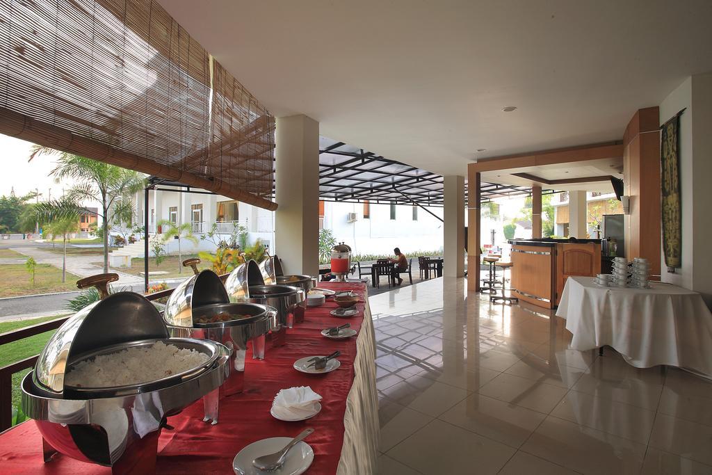 Narmada Convention Hall Hotel Матарам Екстериор снимка